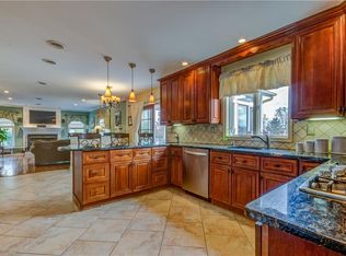 14 Carriage Ln, Nanuet, NY 10954