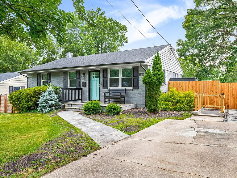 4610 Coachway Dr — Photo 3