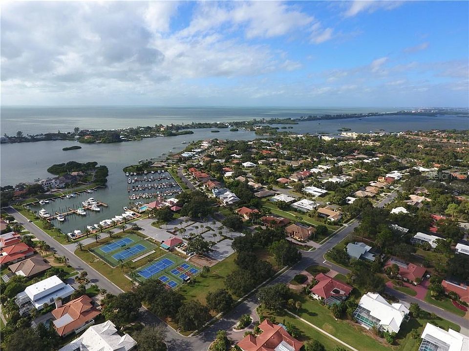1st image of 200 Yacht Harbor Dr