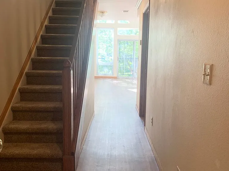 816 S College Ave — Photo 2