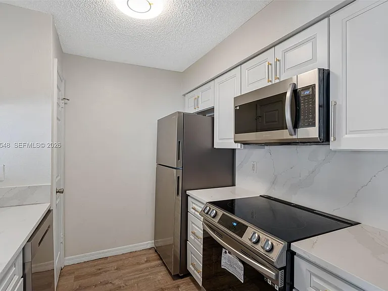 1000 W Horatio St #114 — Photo 13