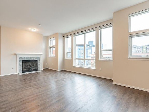 303 - Living Area with Gas Fireplace