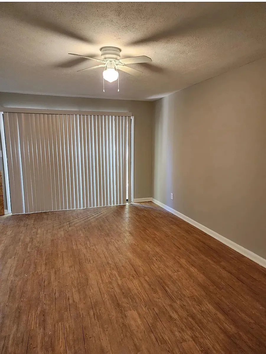 Building Photo - 177 Governors Dr