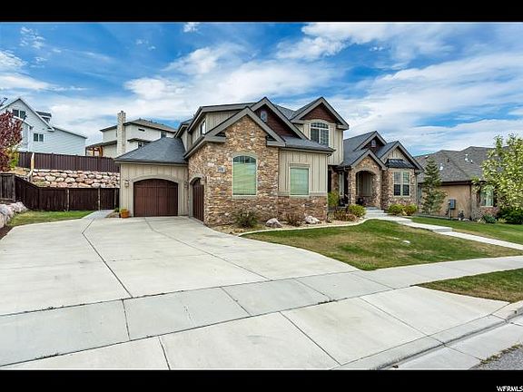 3rd image of 4958 N Ravencrest Ln
