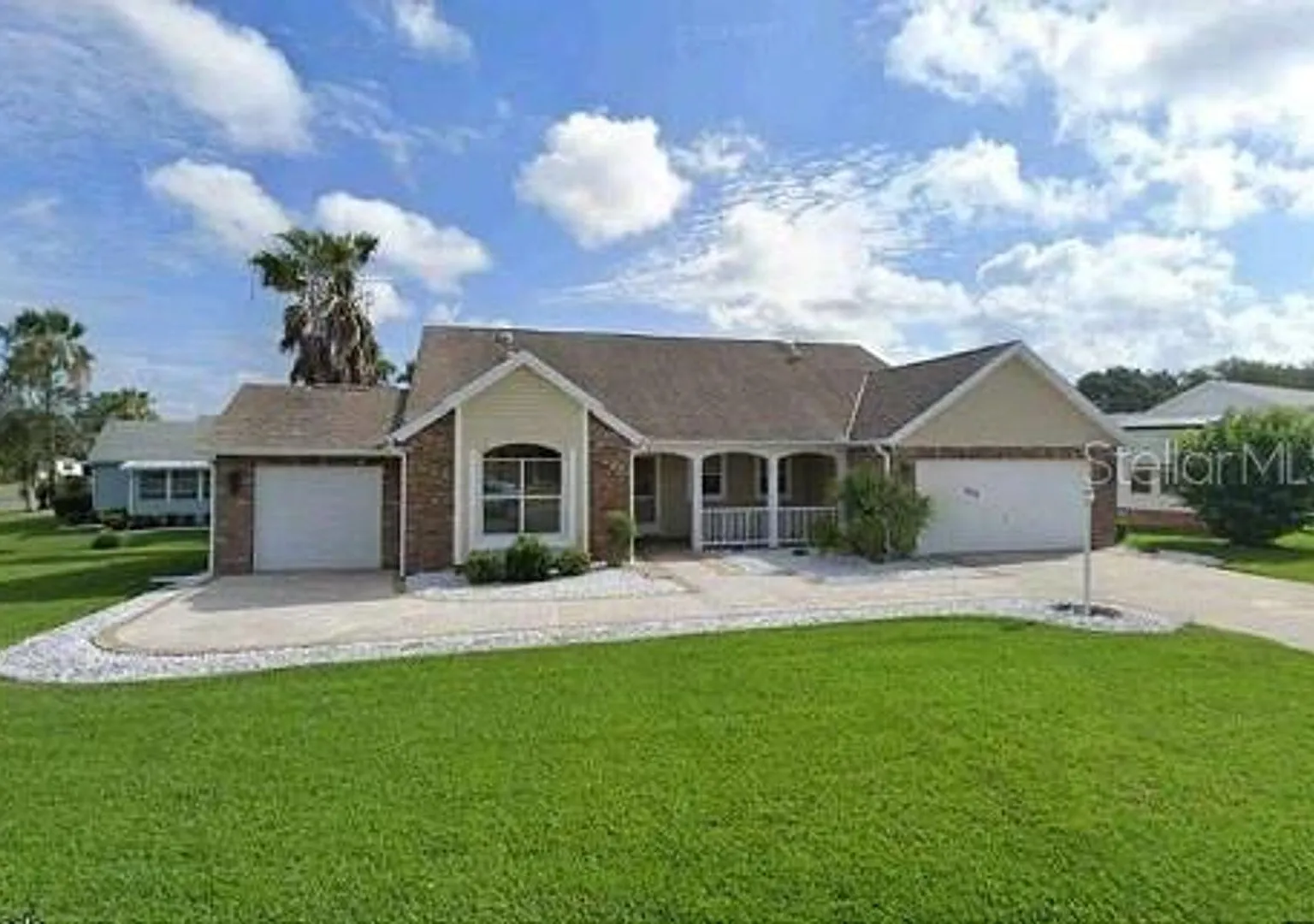 Charming And Spacious 2/2 Home In The Villages! — Photo 1