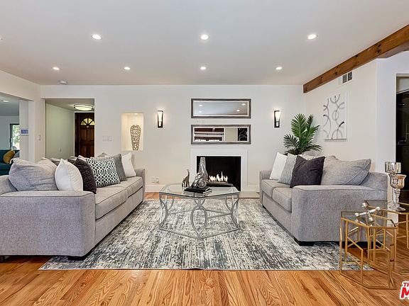 5th image of 4863 Matilija Ave