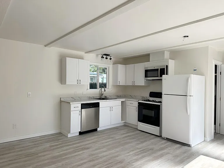 1300 Oak Ave #1 — Photo 3