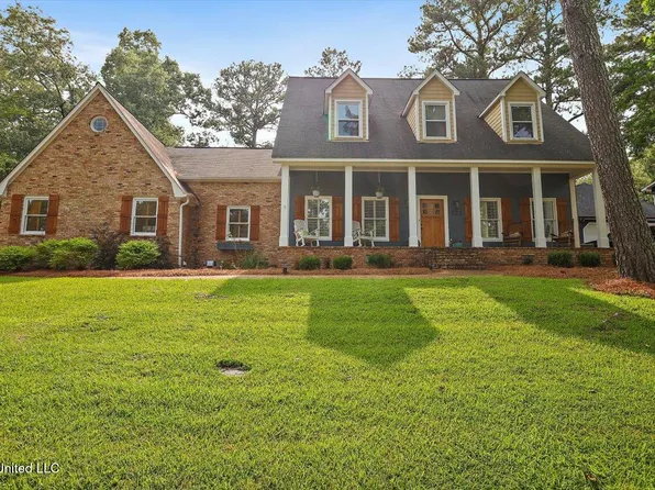 121 Countrywood Cir, Clinton, MS 39056