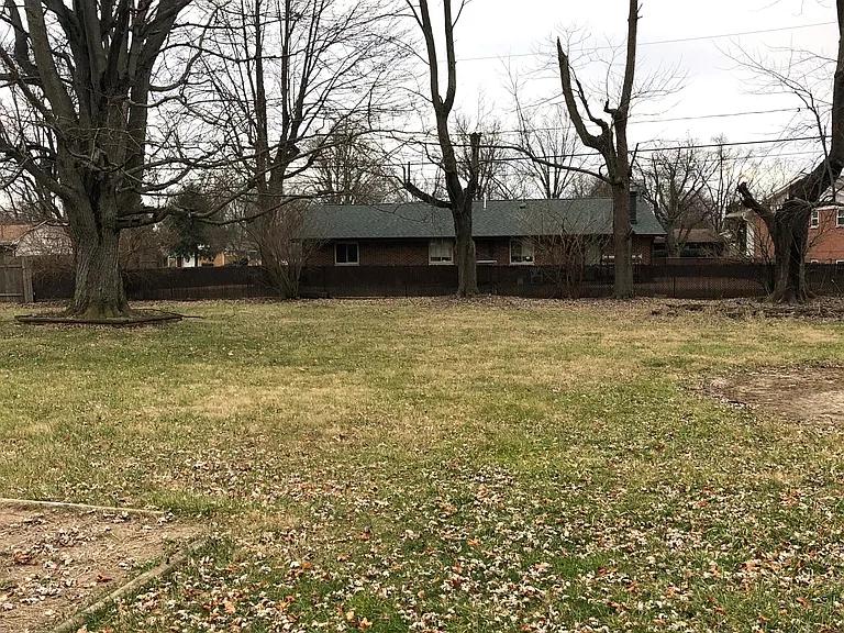 416 W Wenger Rd — Photo 29