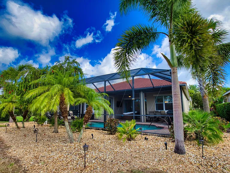 116 Pesaro Dr — Photo 47