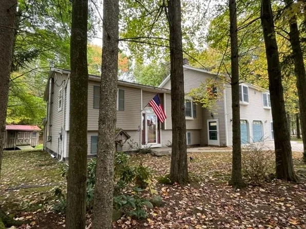 9420 Mohawk Rd, Girard, PA 16417