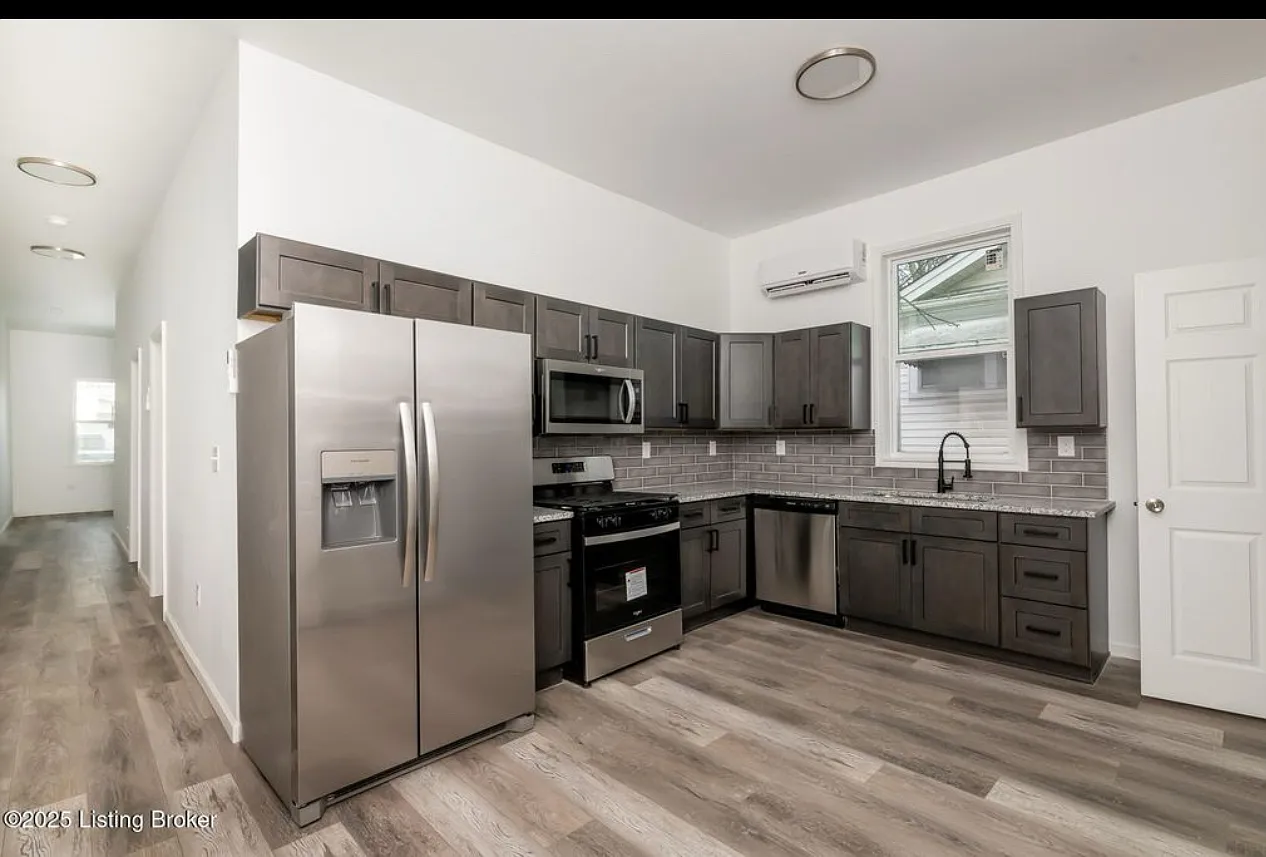 3105 Montana Ave — Photo 3