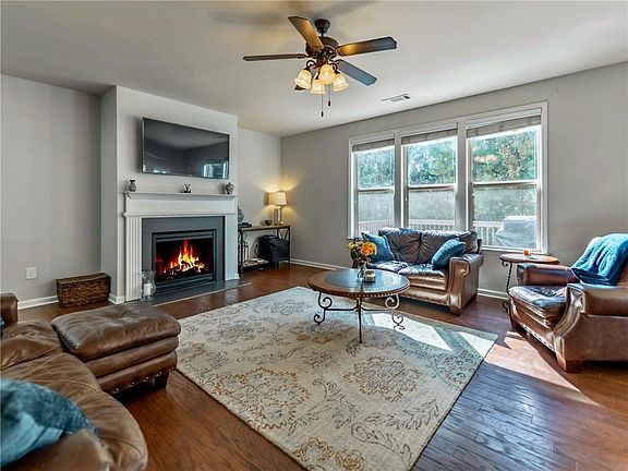 2nd image of 4530 Wilkerson Pl SE