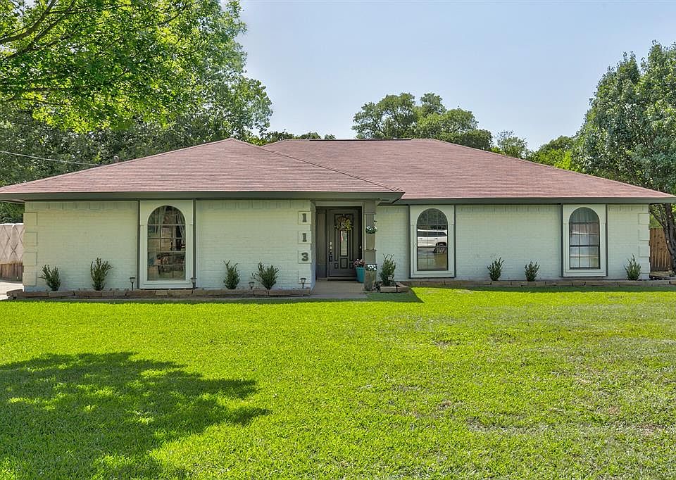 1st image of 113 Chaparral Dr