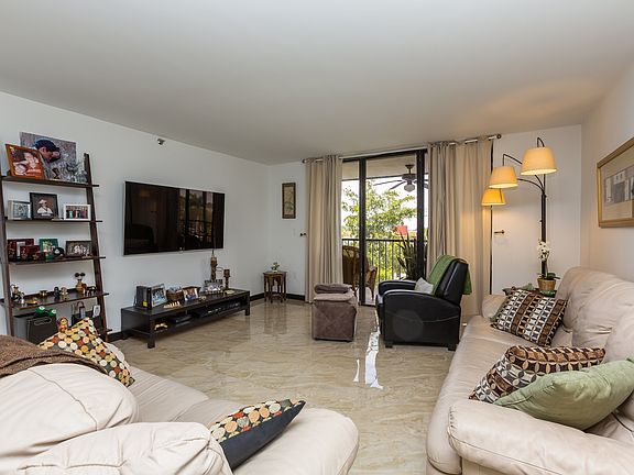 5th image of 900 NE 195th St APT 513