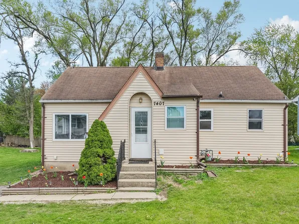 7407 Seminole Dr, Wonder Lake, IL 60097