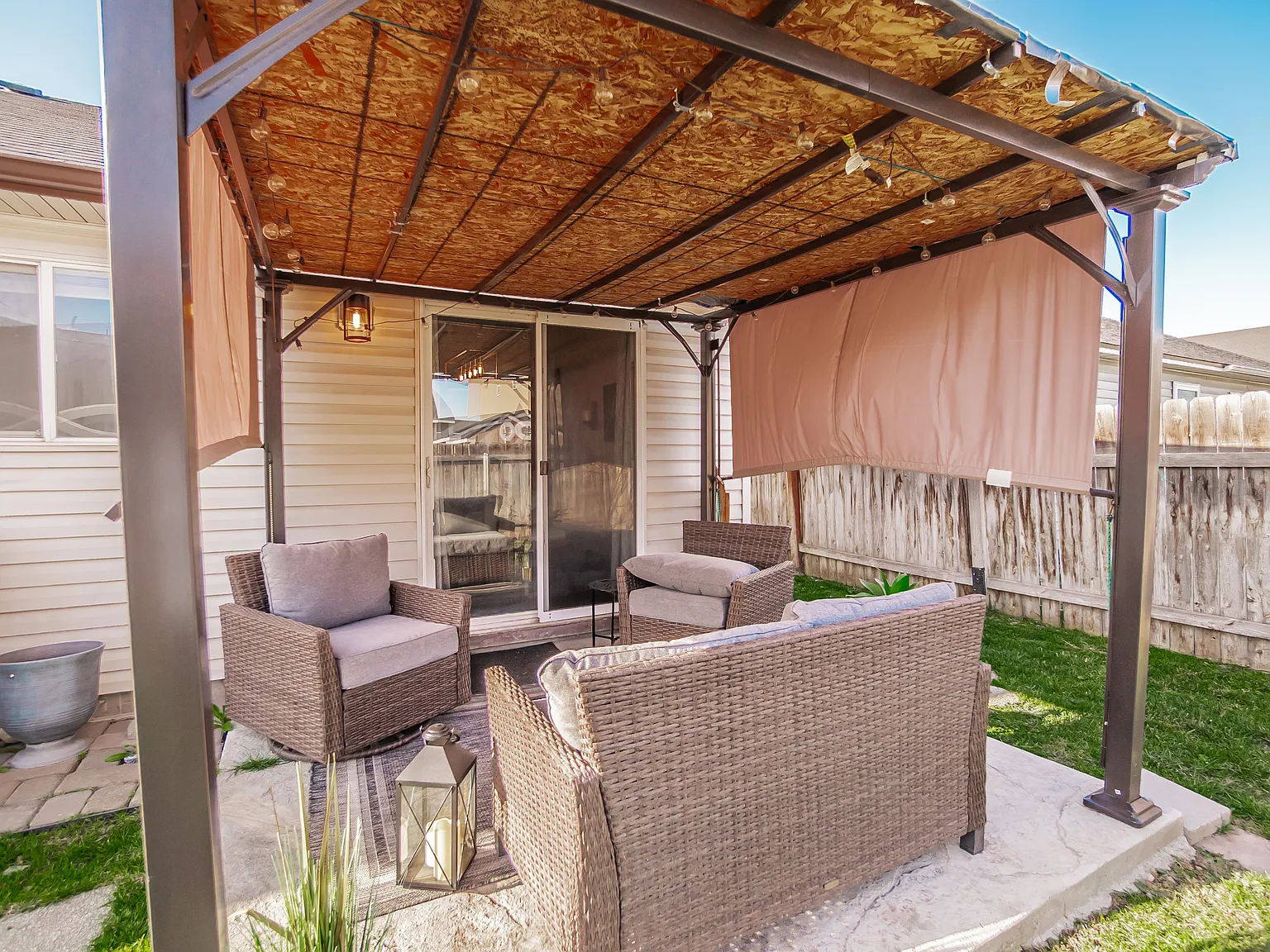 3 bed, 1173 sqft, $5,985 — Photo 3