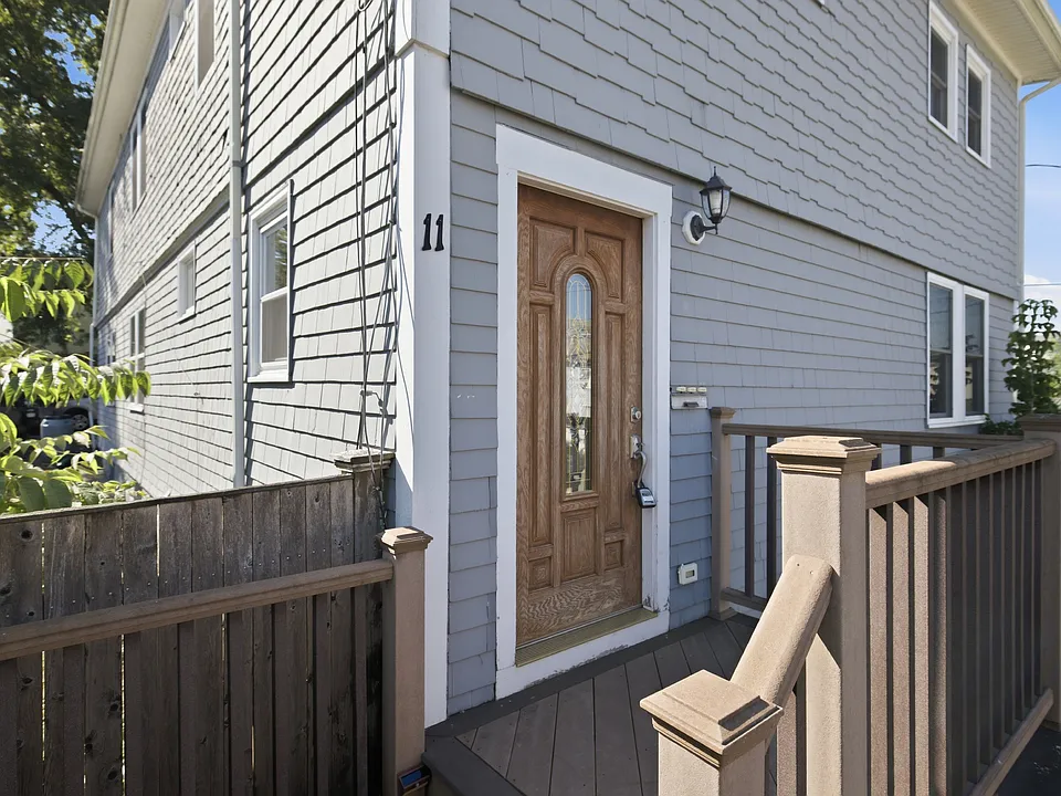 11 Hicks Ave #3