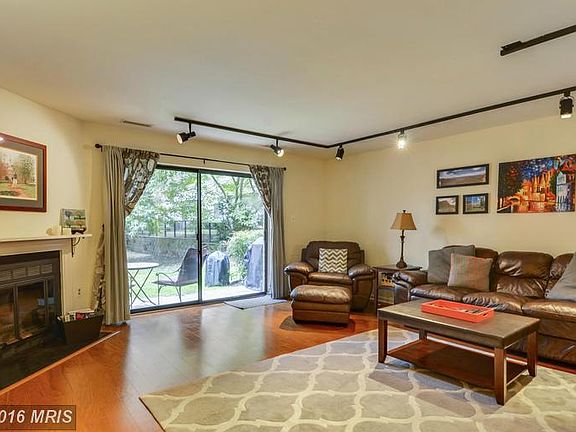 4th image of 5141 Dudley Ln #46