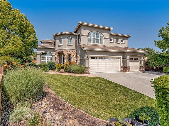 2nd image of 18500 Serra Ct