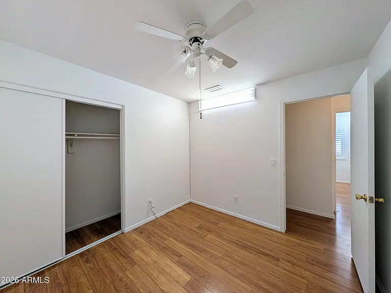 2824 W Angela Dr — Photo 49