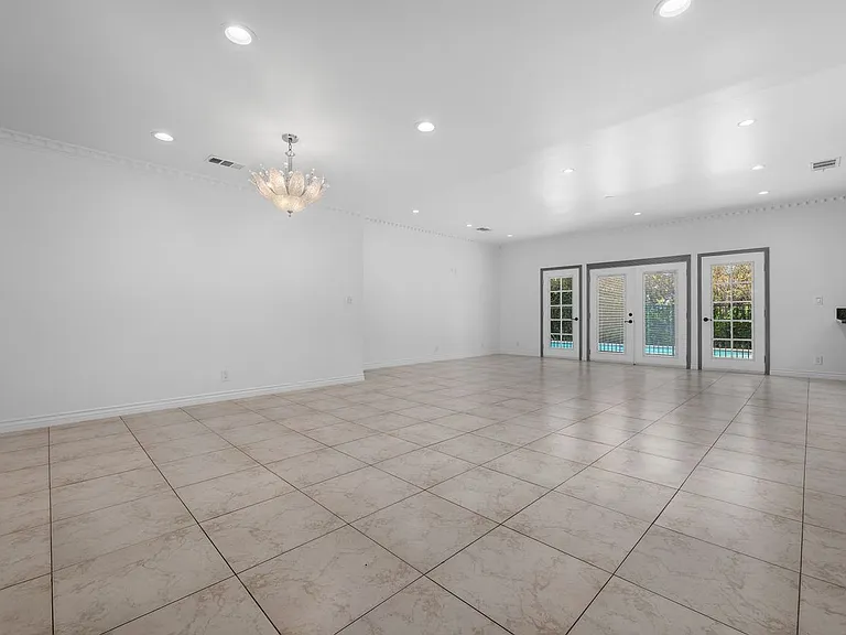 17434 Emelita St — Photo 10
