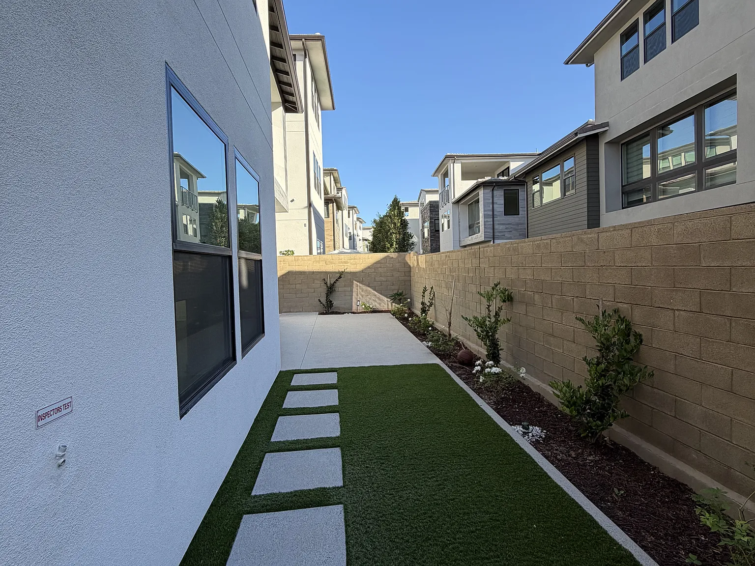 5 bed, 3411 sqft, $9,500 — Photo 2
