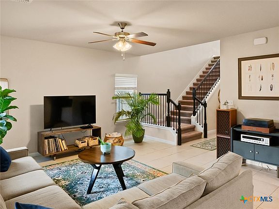 4th image of 535 Stampede Rd