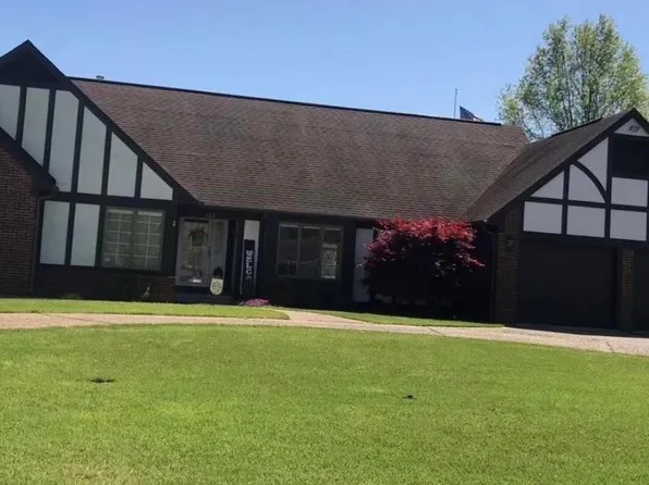 318 Wheeler Dr, Scott City, MO 63780