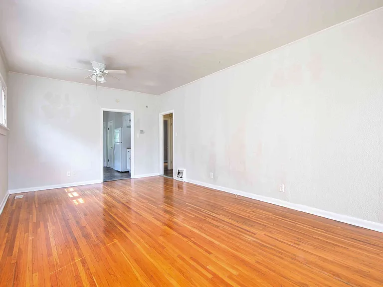 3810 Neosho St — Photo 16