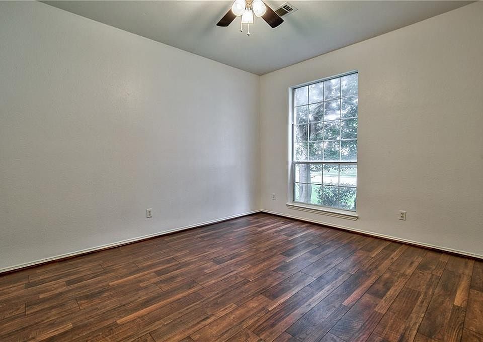 1st image of 4009 Camrose Dr