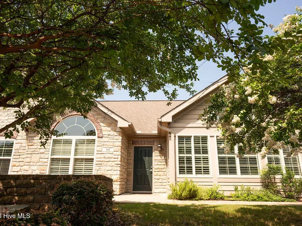 123 W Chelsea Court, Southern Pines, NC 28387