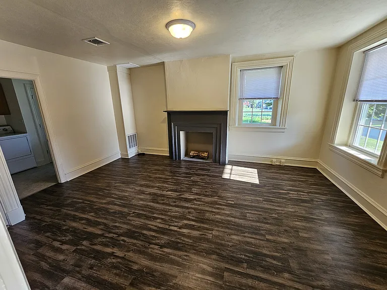 78 Main St — Photo 8