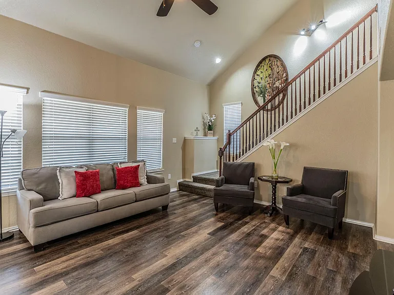 11415 Roadrunner — Photo 4