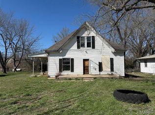 718 E Main St, Richland, MO 65556