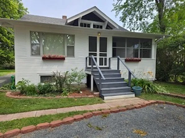255 S Happ Rd, Winnetka, IL 60093