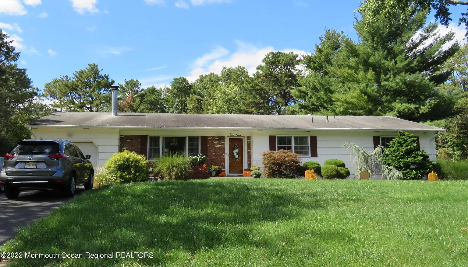 420 Birch Bark Dr photo 1