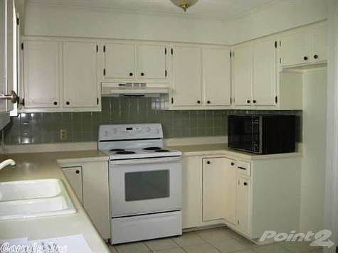 2nd image of 1000 S Manor Dr