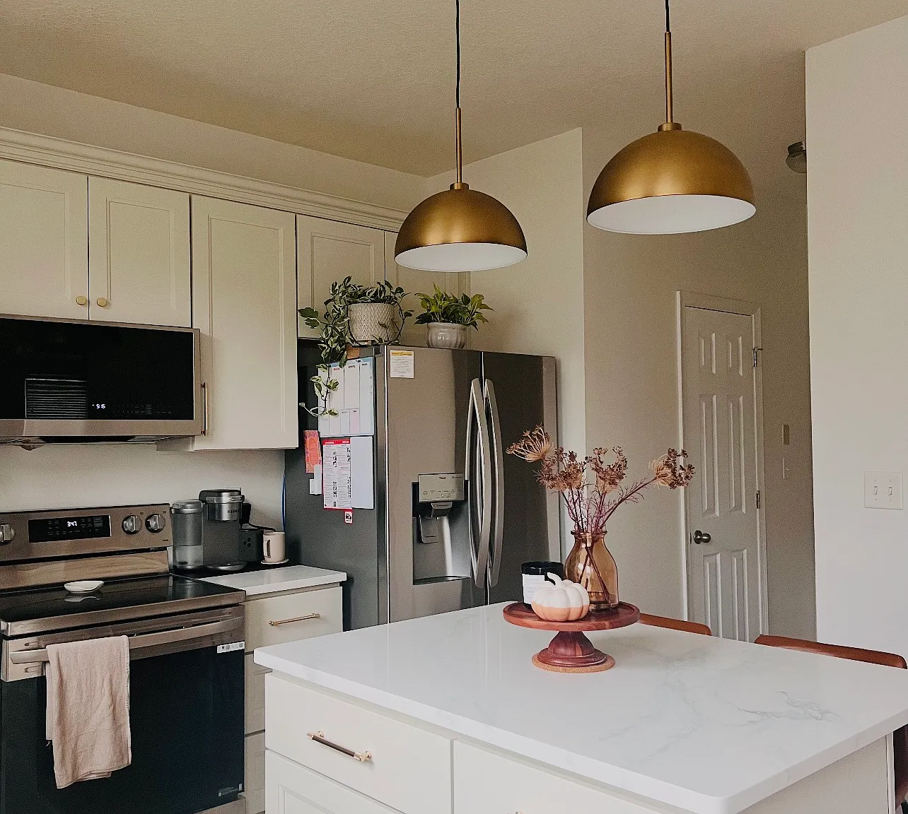 4 bed, 2.5 bath, 2160 sqft, $3,100 — Photo 3