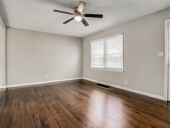 5th image of 2712 Glendale Ave