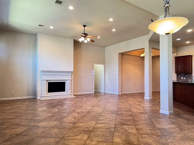 27926 Barberry Banks Ln — Photo 15