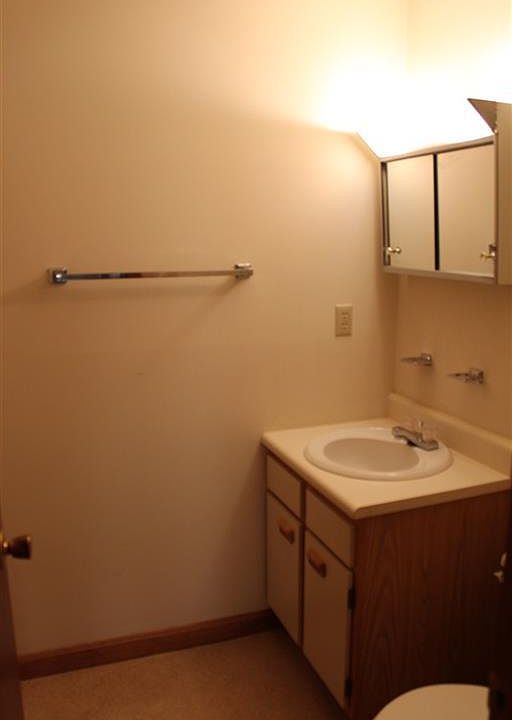 1st image of 6 Knights Bridge Dr