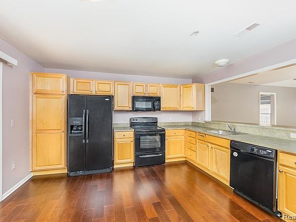 4th image of 28235 Carlton Way Dr #1