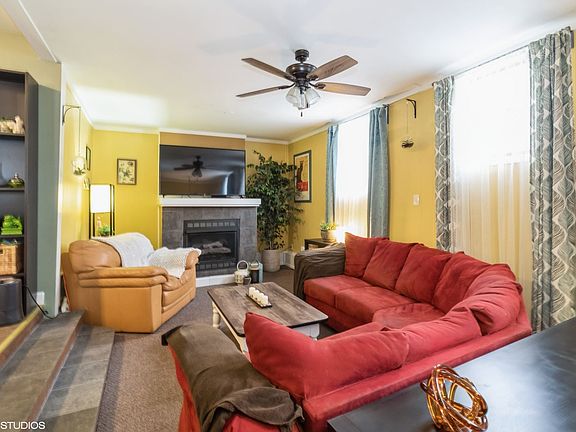 4th image of 2501 S Garden Ct