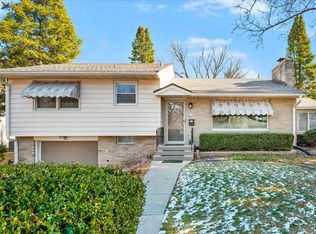 9 Ethell Pkwy, Bloomington, IL 61701