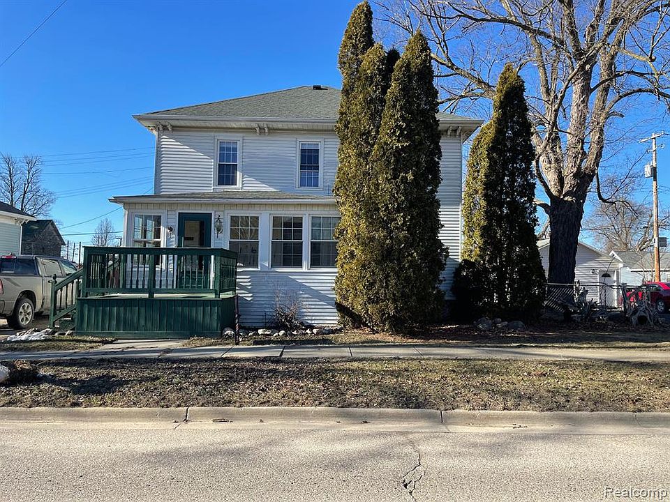 4576 Pine St, Columbiaville, MI 48421 Zillow