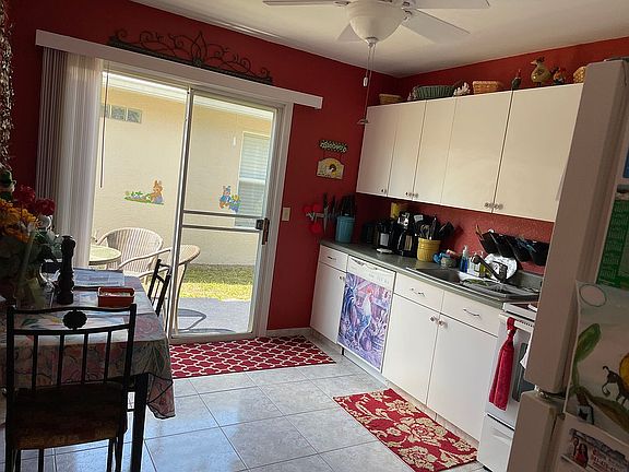 3rd image of 616 Rose Apple Cir