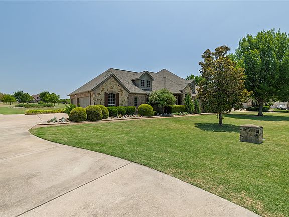 4th image of 11082 Sarah Ln