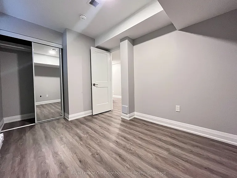 146 Bartlett Ave #LOWER — Photo 21