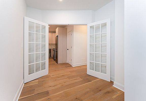5th image of 76 Carmine St #3CD